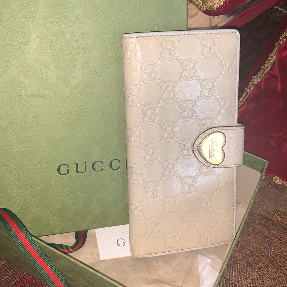 Authentic Gucci Guccissima long wallet